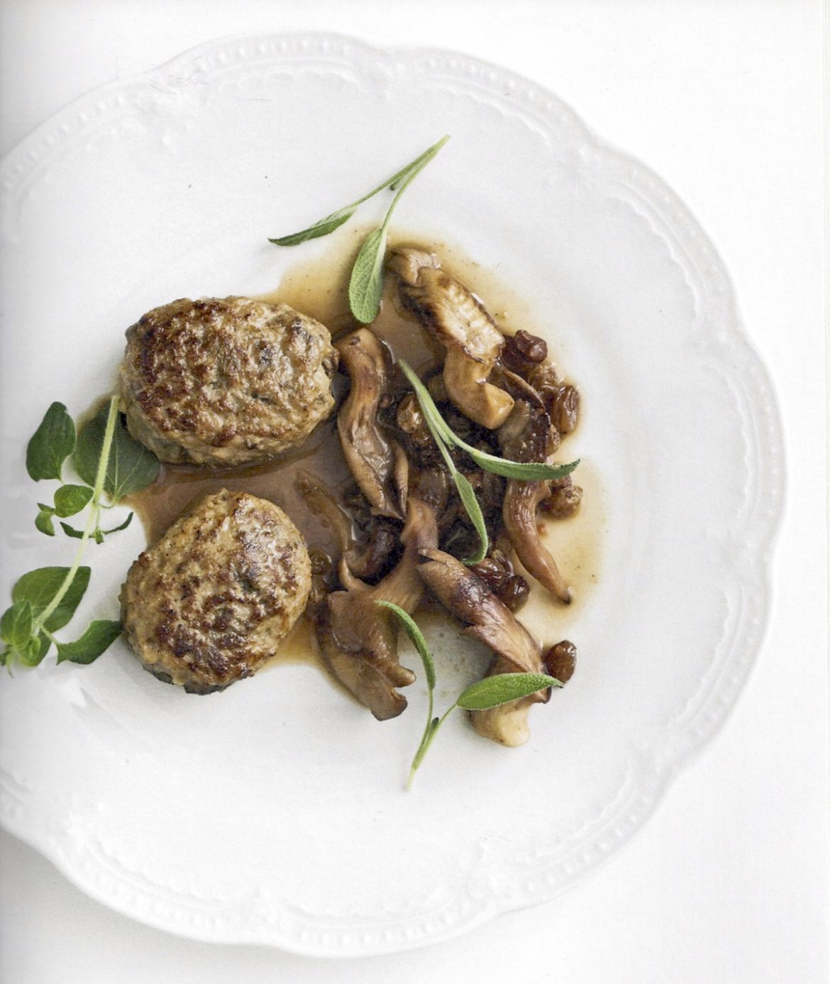 frikadeller med fuglever og svampesovs