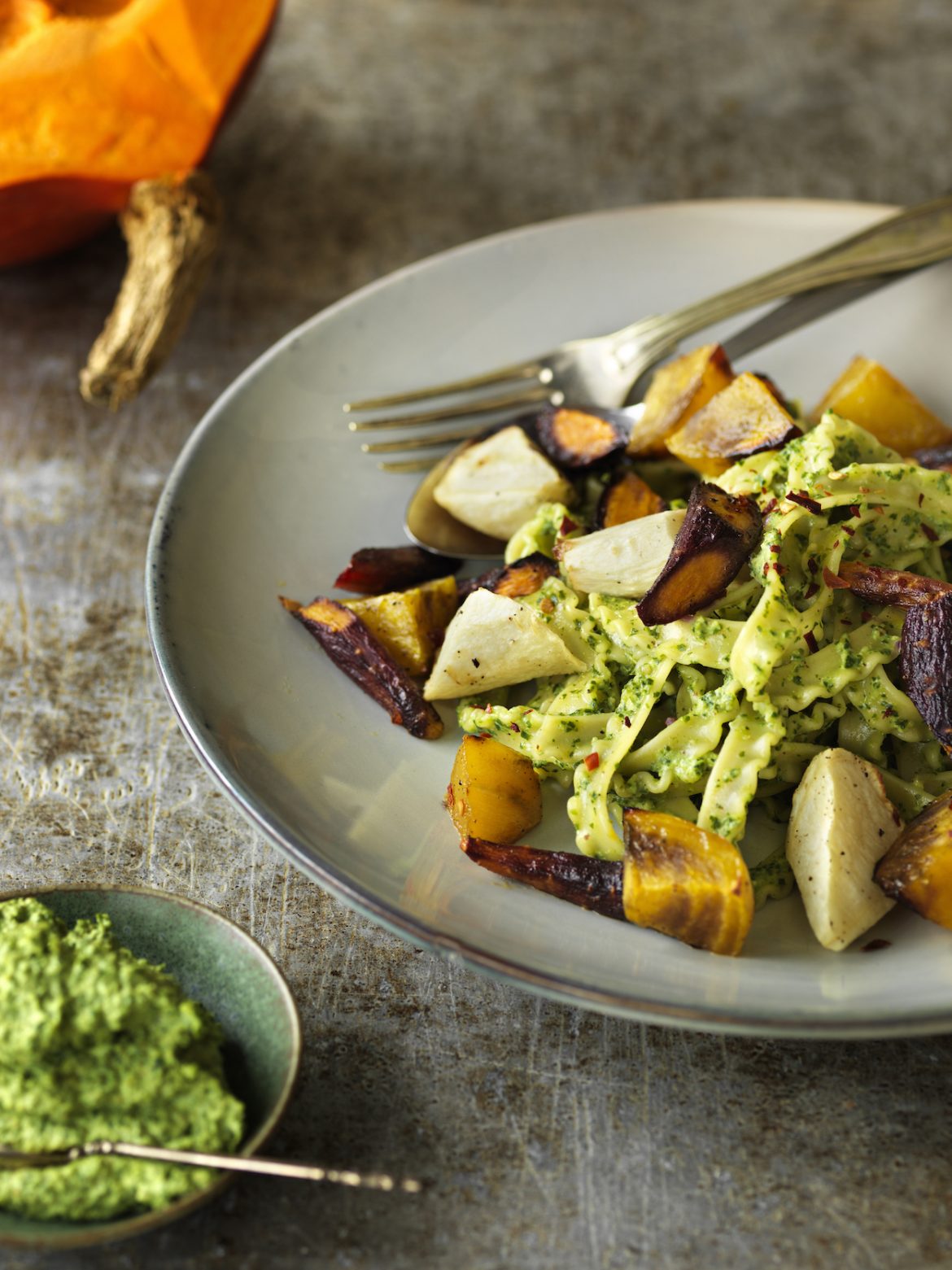 Pasta med grønkålspesto Pasta med grønkålspesto