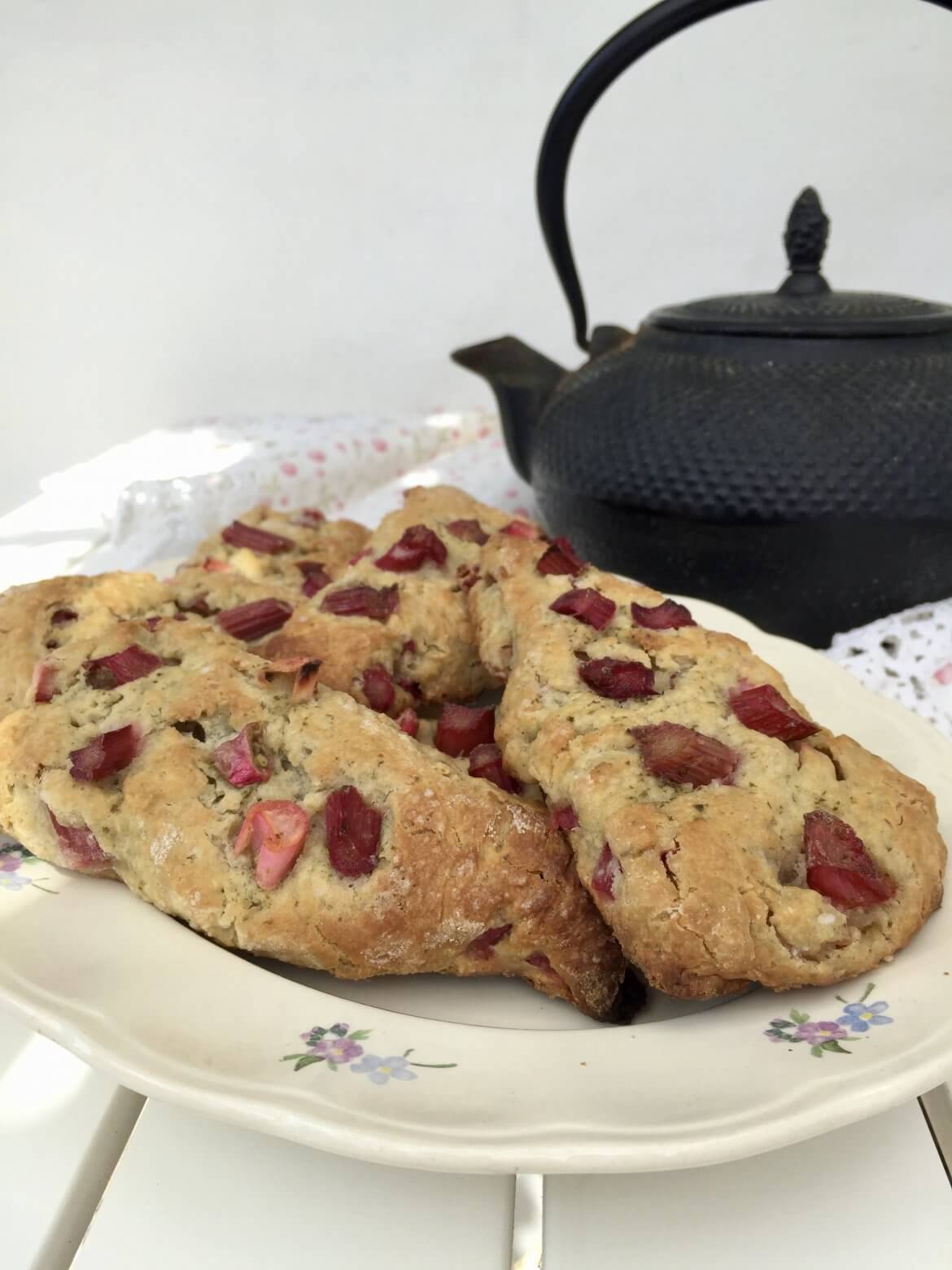 Rabarberscones Rabarberscones