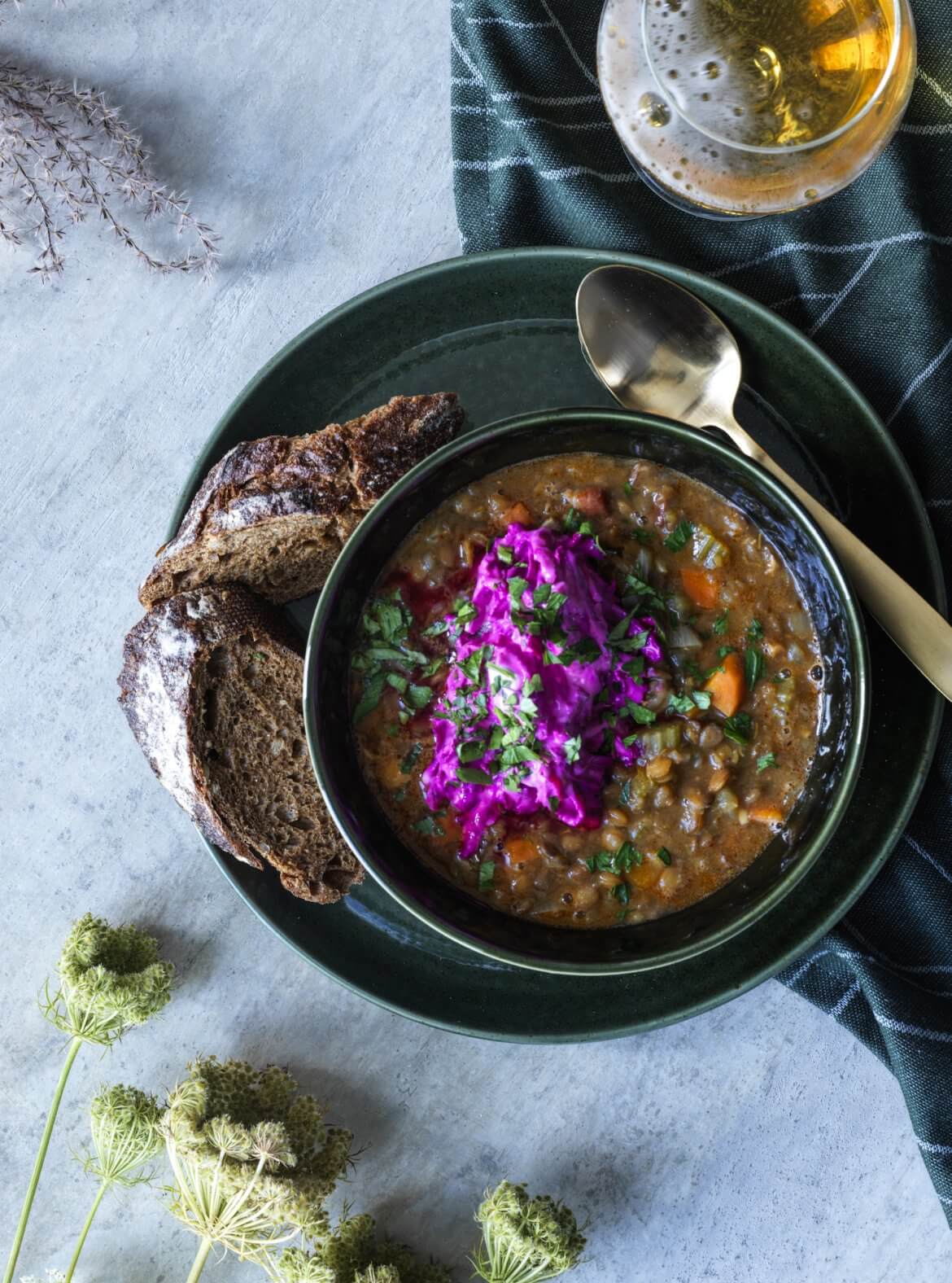 Linsesuppe Linsesuppe med rødbede-tzatziki